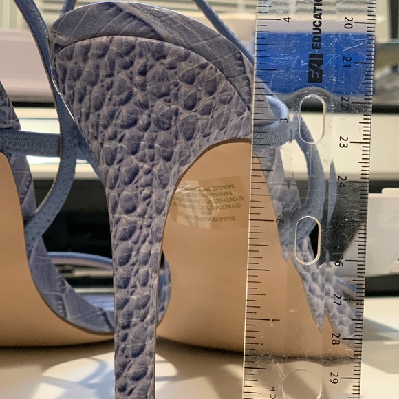 Blue Heels - Picture 3 of 10